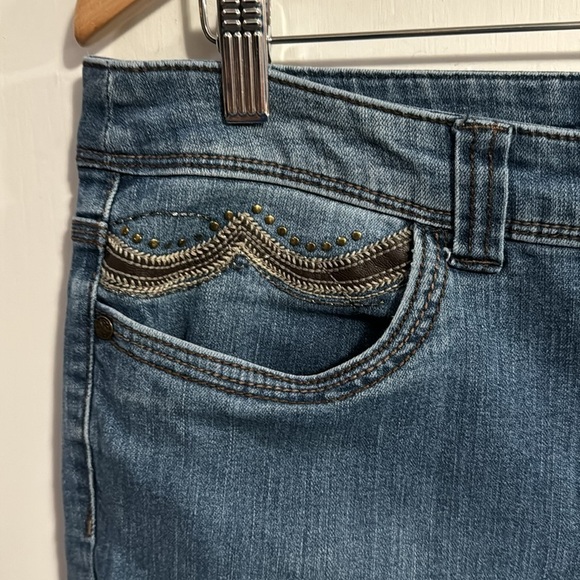 Christoper & Banks Sz 12 jeans fancy pockets good condition - Picture 2 of 5